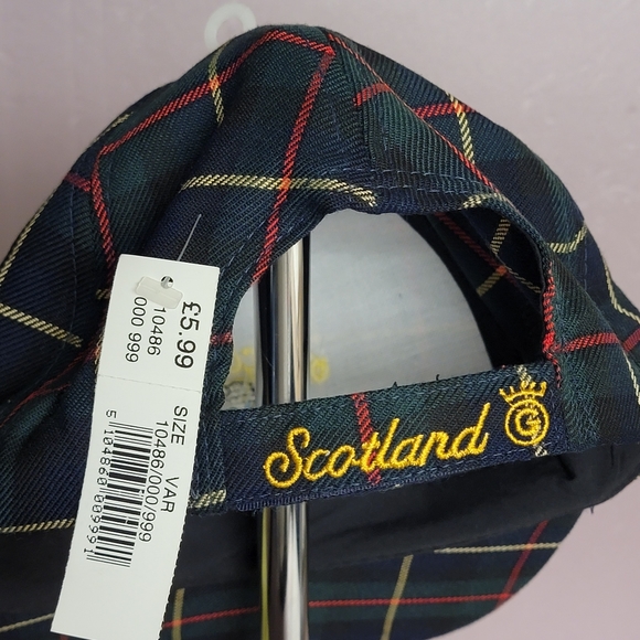 ST. ANDREWS OLD COURSE OS VELCROBACK RED, BLACK& GREEN PLAID HAT. - Picture 2 of 2